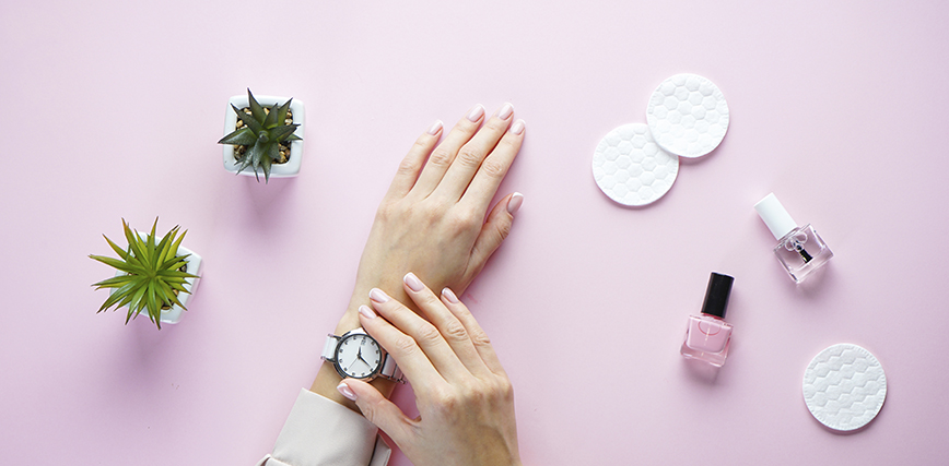 ¿Como hacer la manicura francesa permanente? 