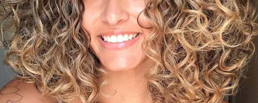 ¿Qué hay que tener en cuenta en las mechas balayage en pelo rizado?