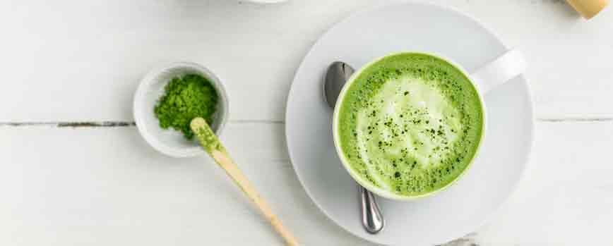 ¿Cómo preparar té matcha con leche?