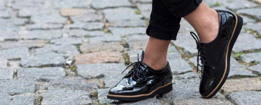 Ensancha tus zapatos con la Nivea de tarro azul