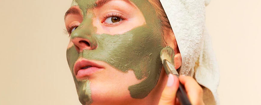 1. Mascarillas caseras para hidratar la cara de aguacate y plátano