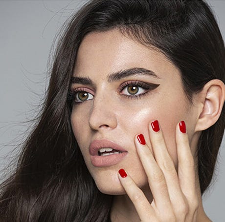 UÑAS